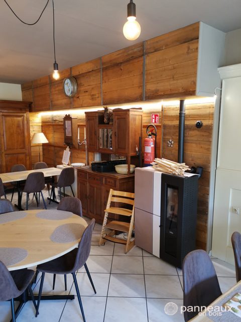 Murs de cuisine en planches d'échafaudage