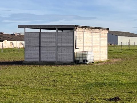 Abri de prairie avec panneaux de 110cm de haut